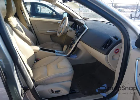 2011 Volvo Xc60 T6/T6 R-Design from USA, damaged, VIN YV4902DZXB2187070